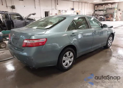 2007 Toyota Camry Le z USA, uszkodzony, nr VIN 4T1BE46K77U557013